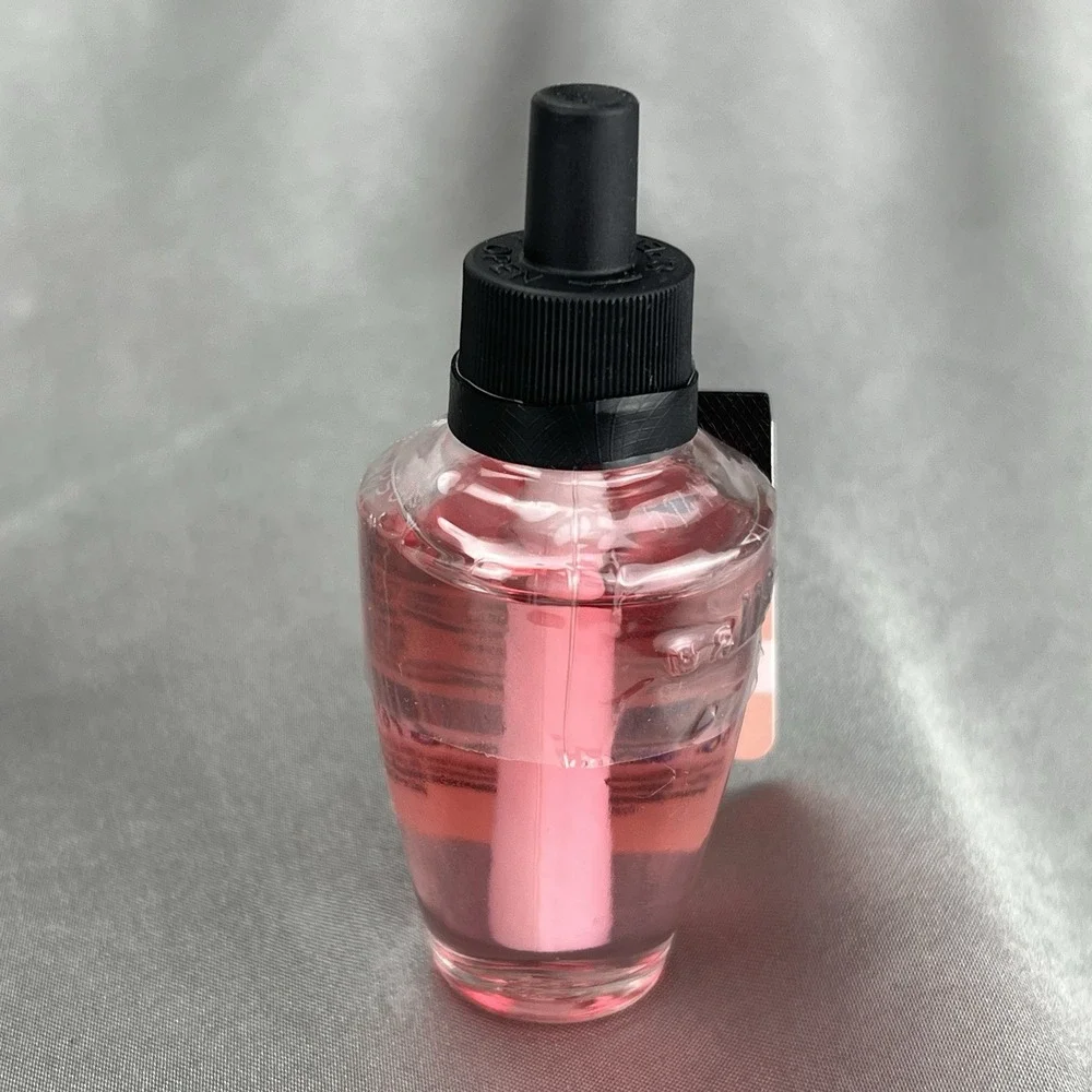 Bath & Body Works Wallflower Plug-in + Pink‎ Pineapple Sunrise Fragrance Refill